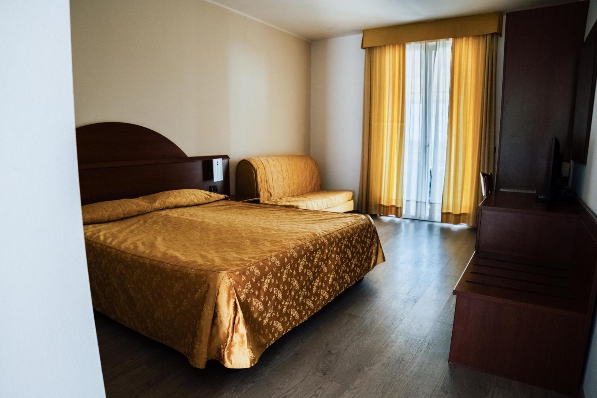 Hotel Mary Rose Λατζίζε Εξωτερικό φωτογραφία