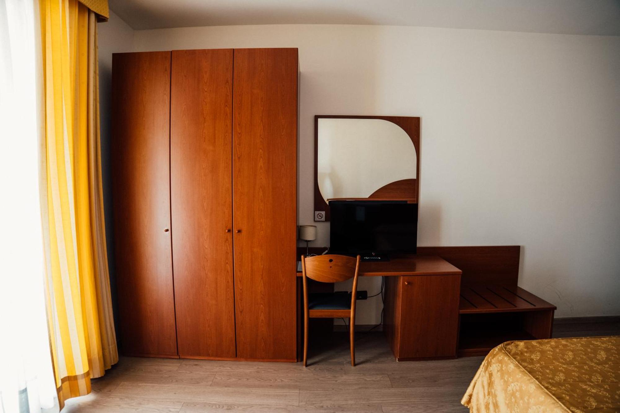 Hotel Mary Rose Λατζίζε Εξωτερικό φωτογραφία